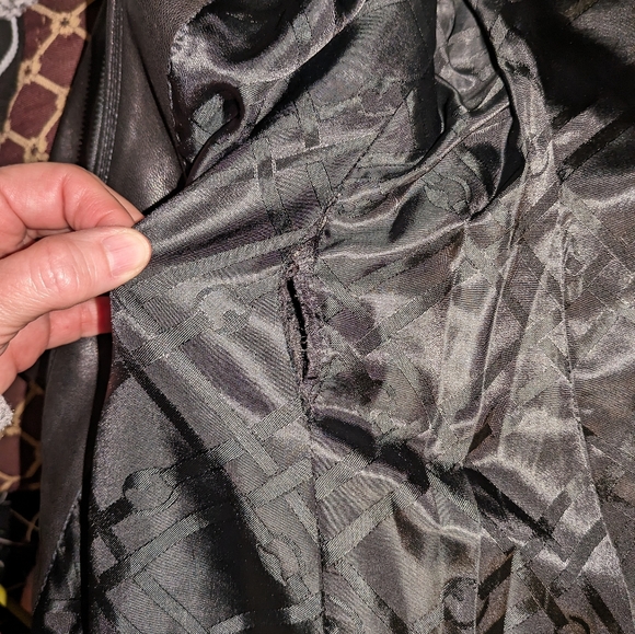 Jones New York Embroidered black leather jacket size medium - Picture 15 of 15